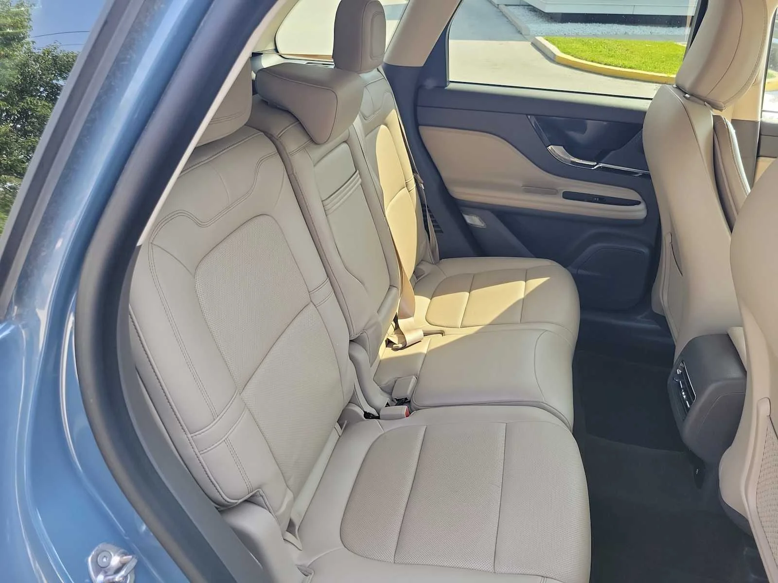 Used 2023 Vapor Blue Lincoln Reserve image 9