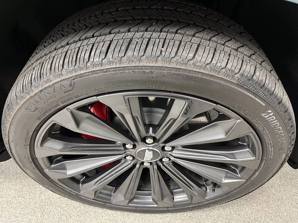 Used 2026 Green Cadillac V-Series image 18
