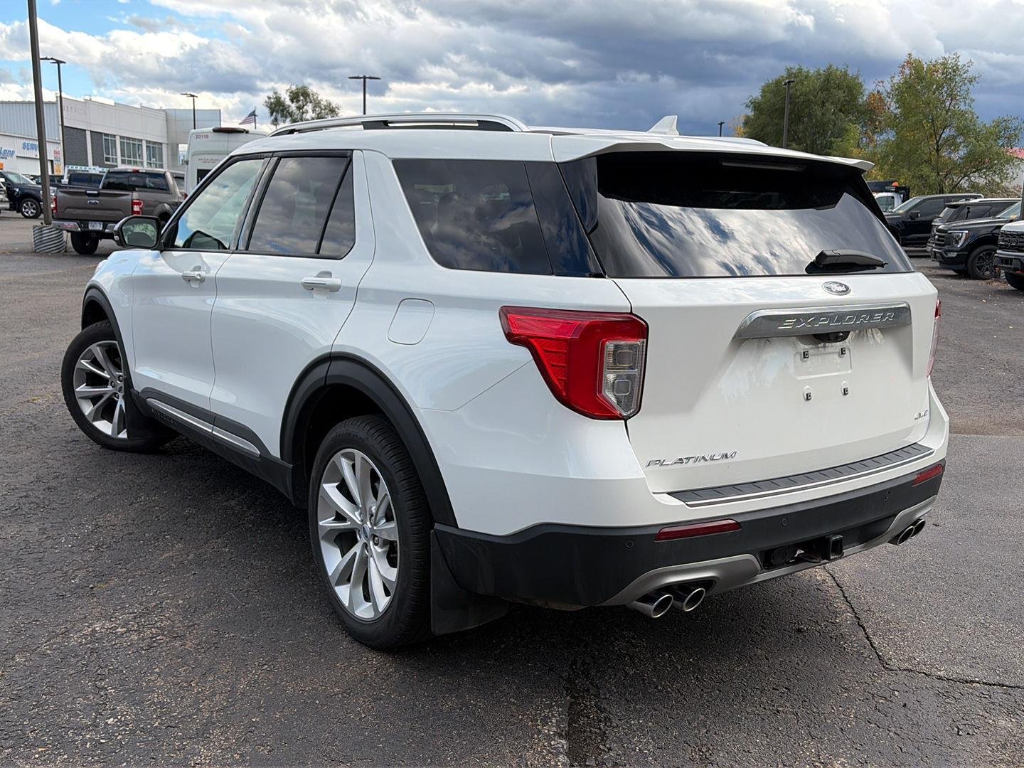 Used 2023 Star White Metallic Tri-Coat Ford Platinum image 3