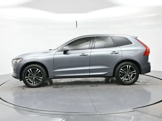 Used 2019 Grey Volvo Momentum image 4