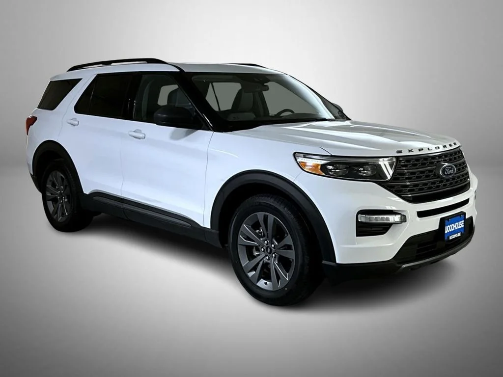 Used 2021 White Ford XLT image 3
