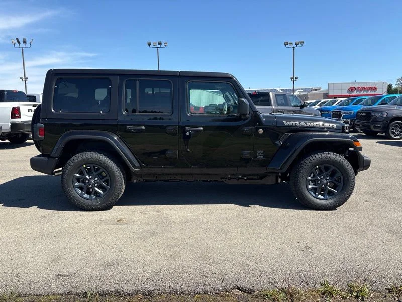 New 2026 Black Clear-Coat Exterior Paint Jeep 85th Anniversary Edition image 2