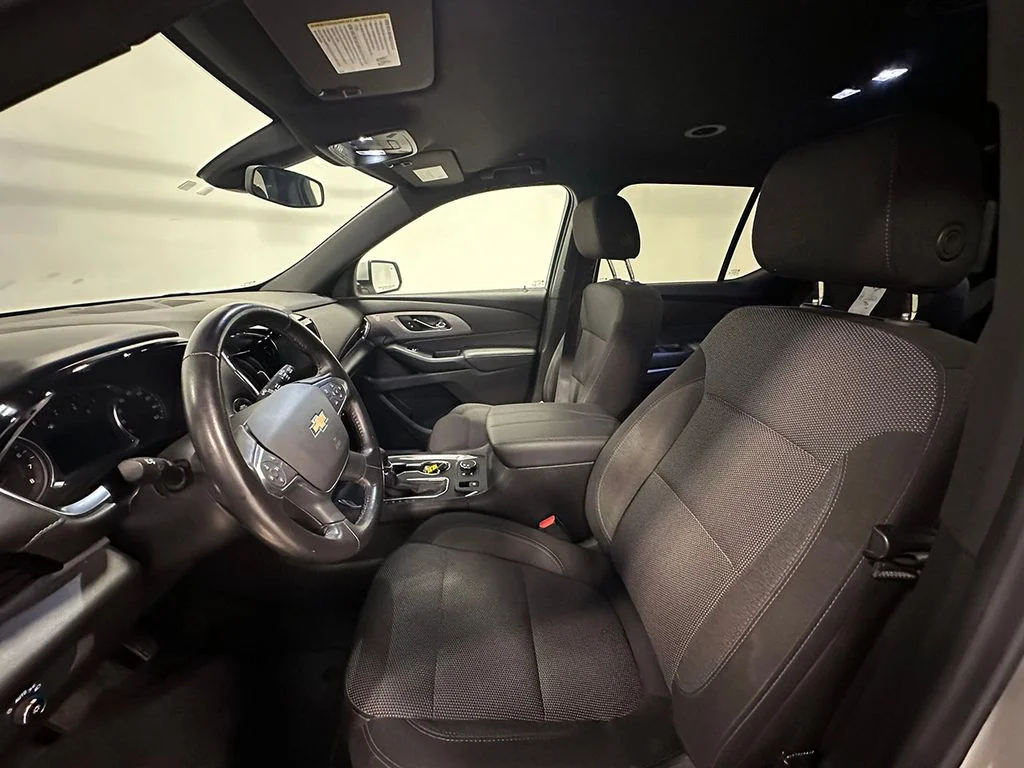 Used 2022 Silver Chevrolet LT image 3