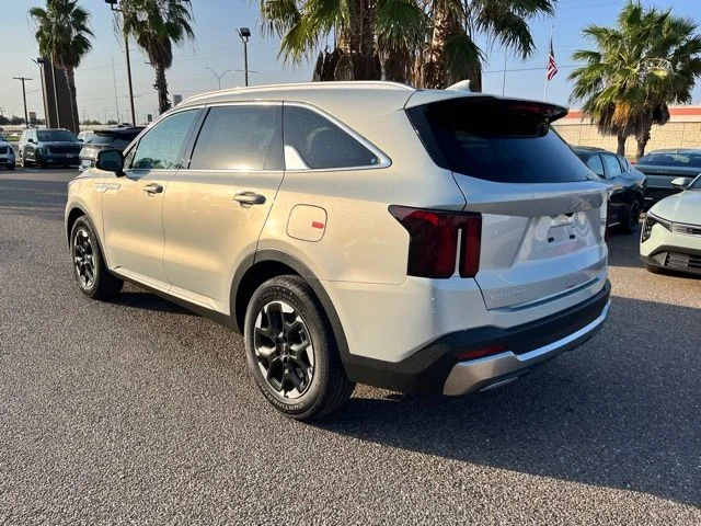 New 2026 White Kia S image 5