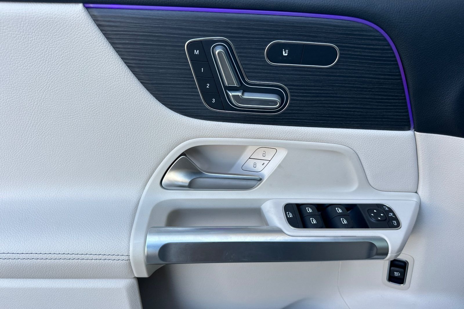 New 2026 Silver Mercedes-Benz GLB 250 image 11