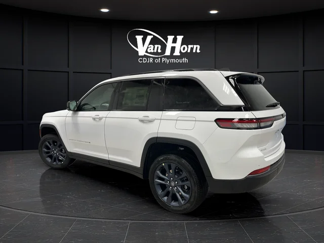 New 2026 Bright White Clear-Coat Exterior Paint Jeep Limited image 5