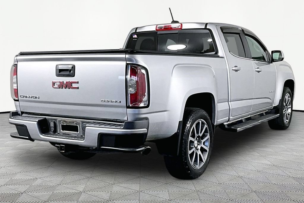 Used 2017 QUICKSILVER METALLIC GMC 4WD Denali image 6