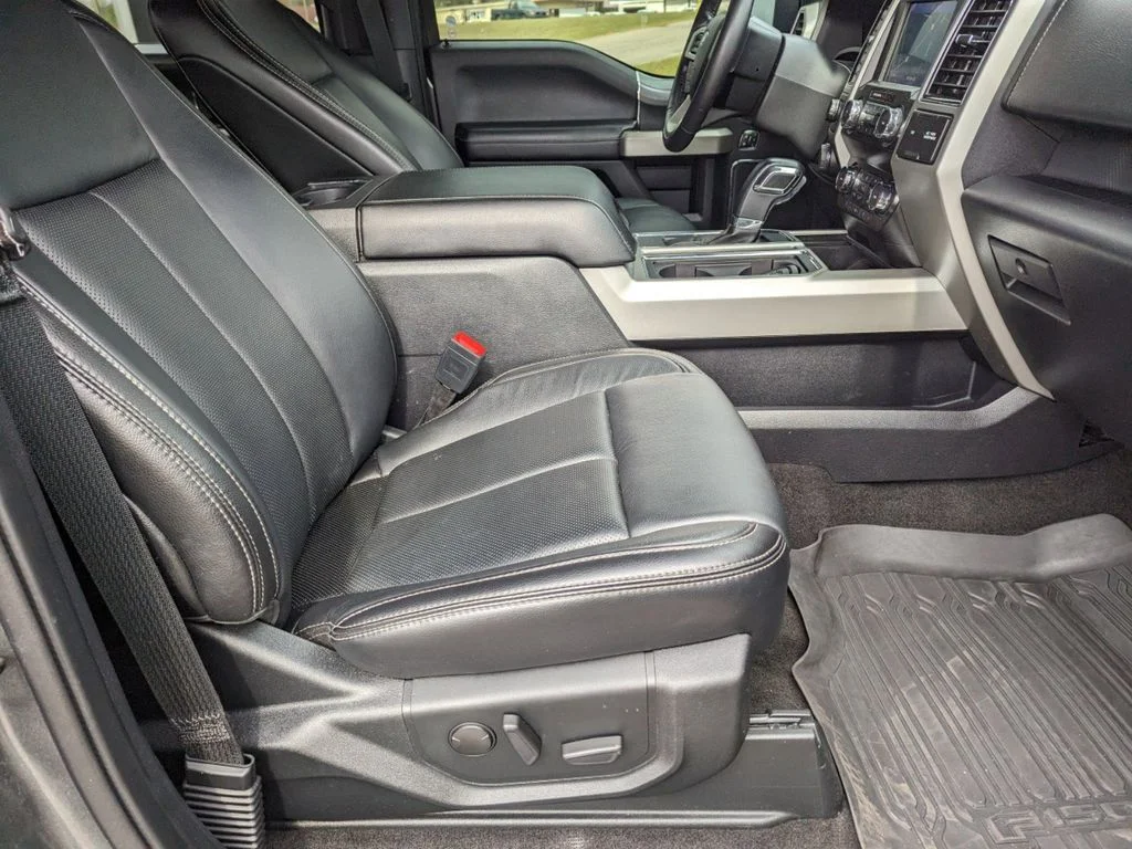 Used 2020 GRAY Ford SuperCrew Lariat 5 1/2 image 25