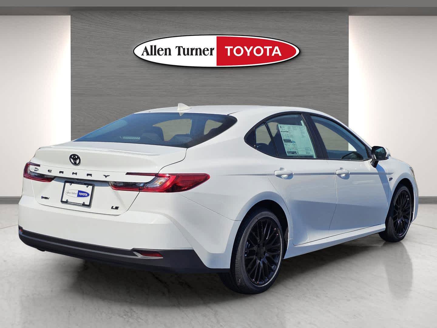 New 2026 Ice Cap Toyota LE image 9