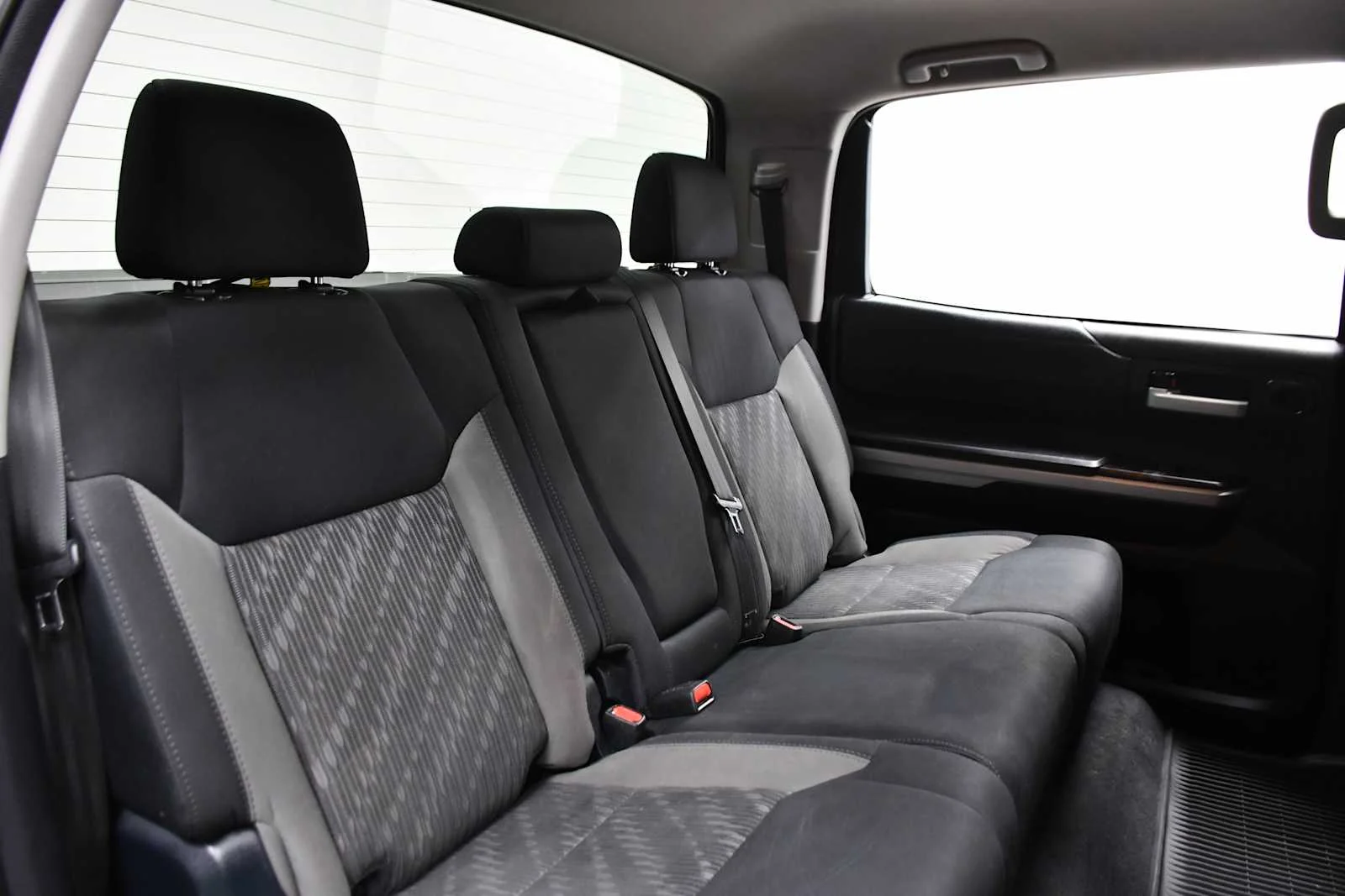Used 2018 Quicksand Toyota SR5 image 22