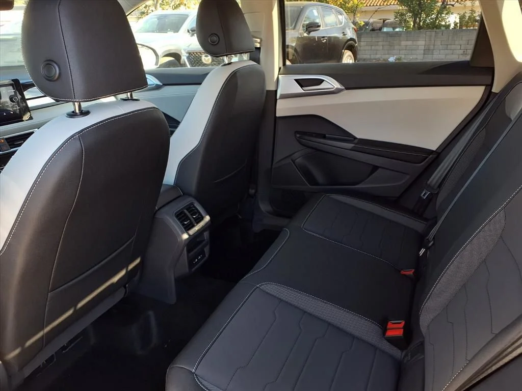 2026 Volkswagen Taos SE - Photo 19
