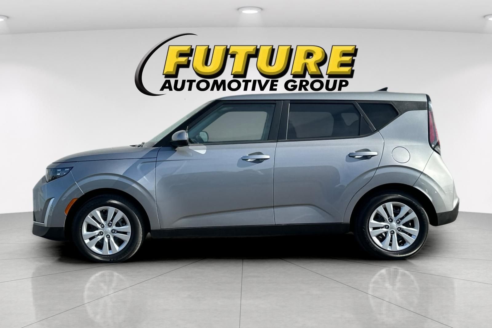 Used 2023 Gray Kia LX image 7