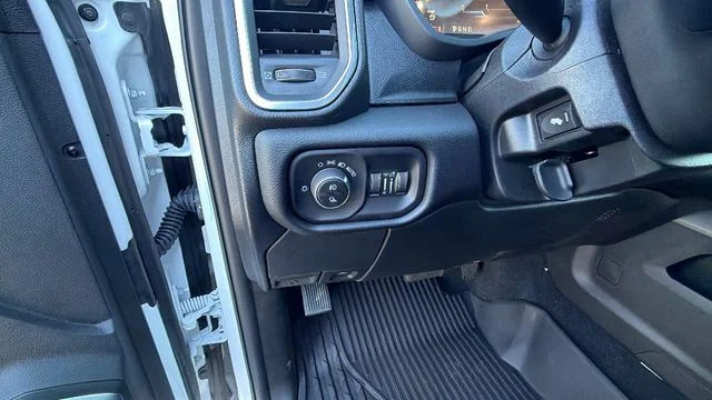 2026 RAM 2500 Laramie - Photo 32