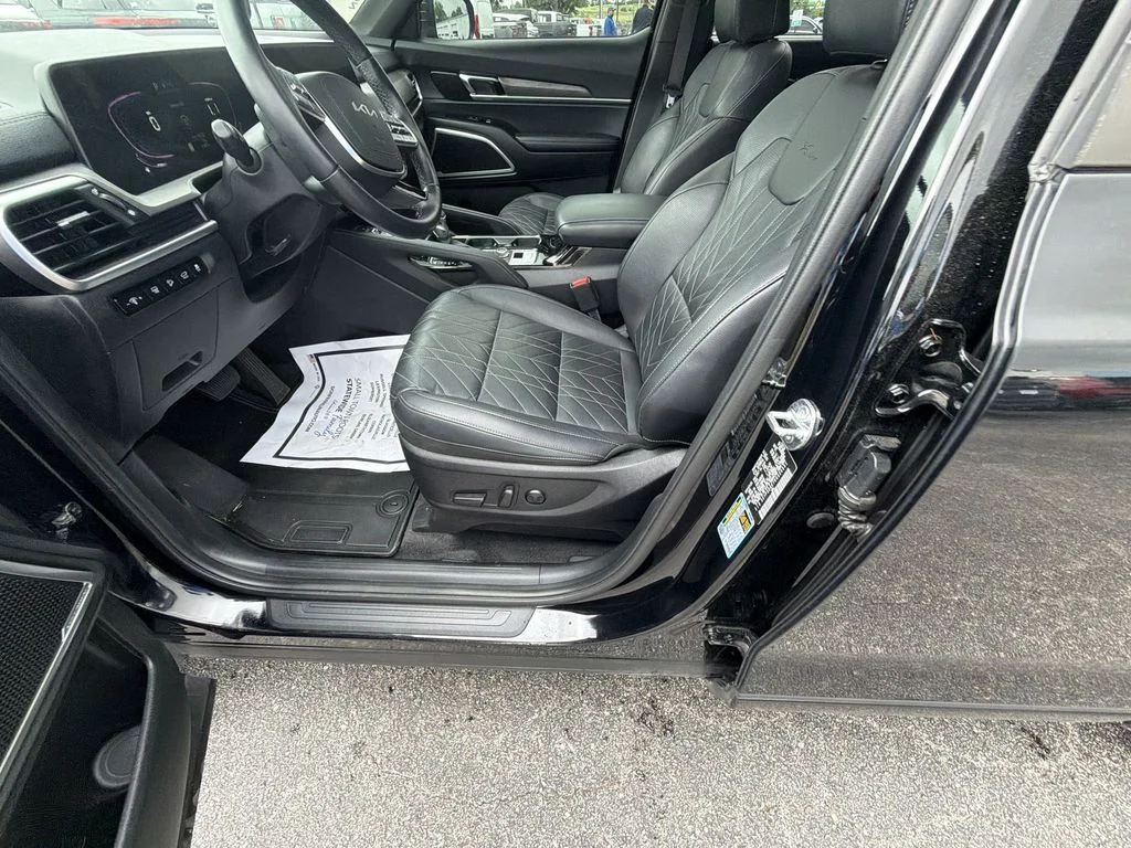 Used 2024 Black Kia EX X-Line image 12