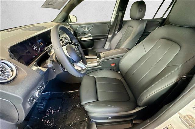 New 2026 Polar White Mercedes-Benz GLB 250 image 48