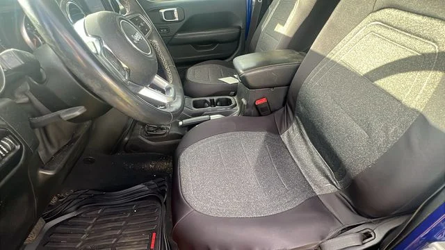 Used 2018 Blue Jeep Unlimited Sahara image 27