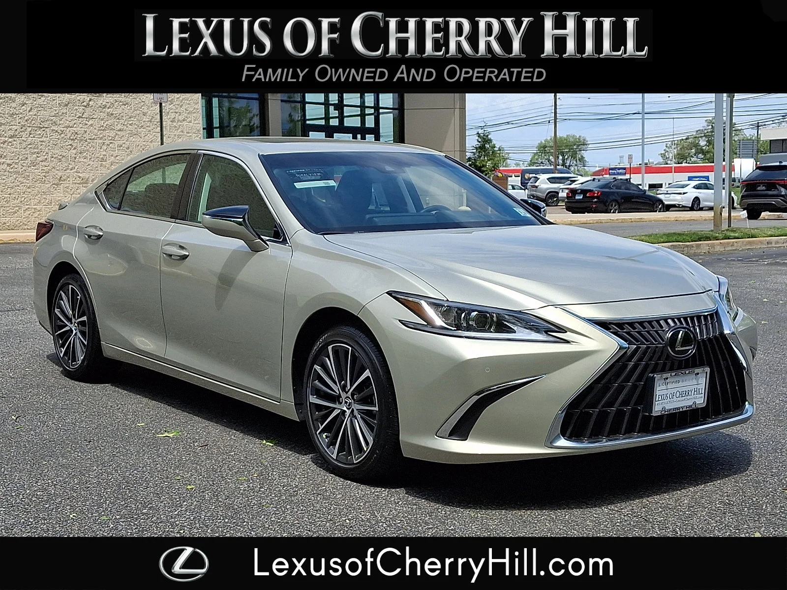 2025 Lexus ES 350 350's photo