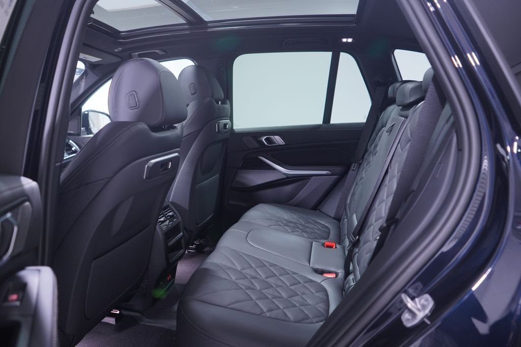 New 2026 Carbon Black Metallic BMW sDrive40i image 9