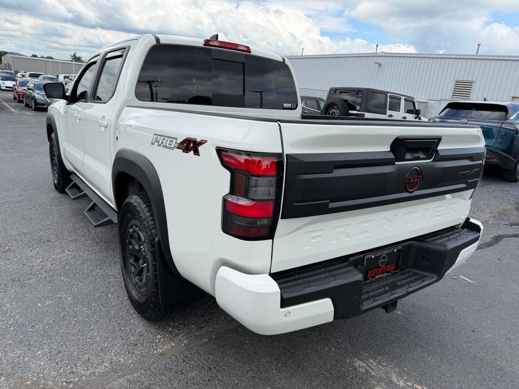 Used 2025 White Nissan PRO-4X image 37