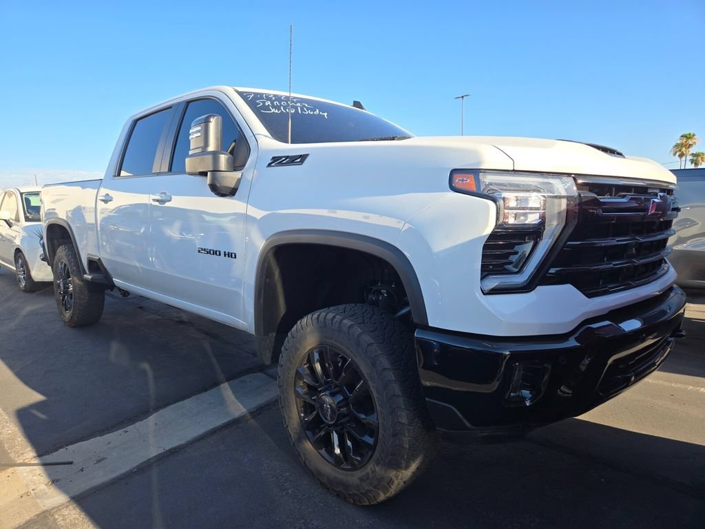 Used 2025 Summit White Chevrolet LT image 1