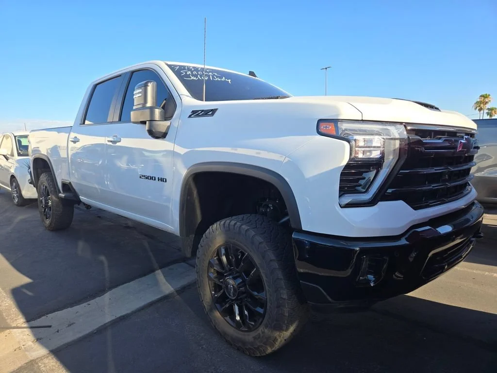Used 2025 Summit White Chevrolet LT image 1