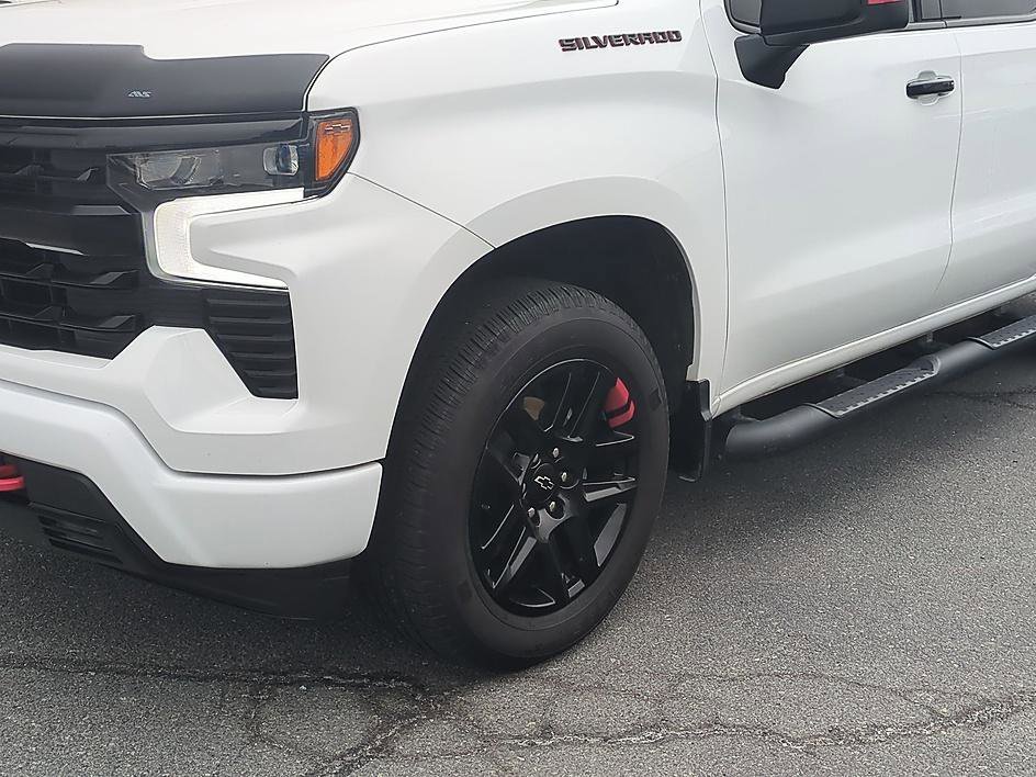 Used 2024 Summit White Chevrolet RST image 9