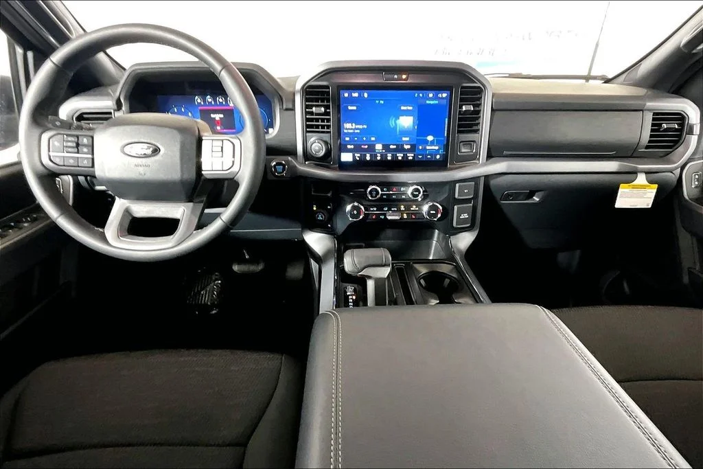 New 2026 Agate Black Metallic Ford XLT image 5