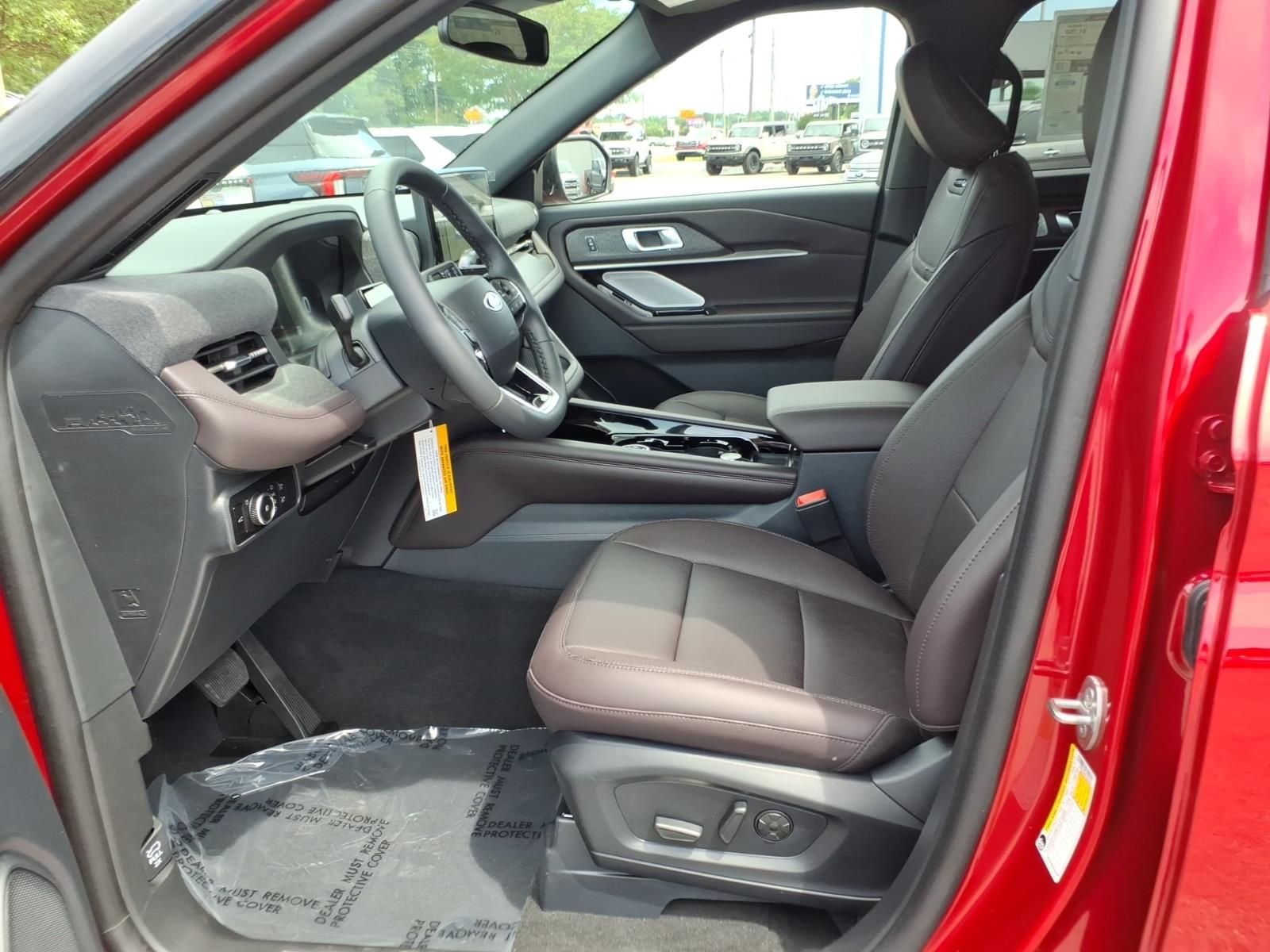 New 2026 Rapid Red Metallic Tinted Clearcoat Ford Platinum™ image 8