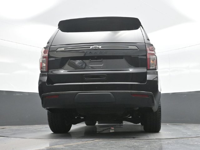 Used 2022 Black Chevrolet Z71 image 18