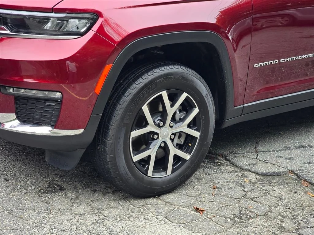 Used 2025 Red Jeep Limited image 17