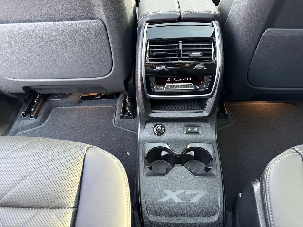 New 2026 Gray BMW xDrive40i image 21