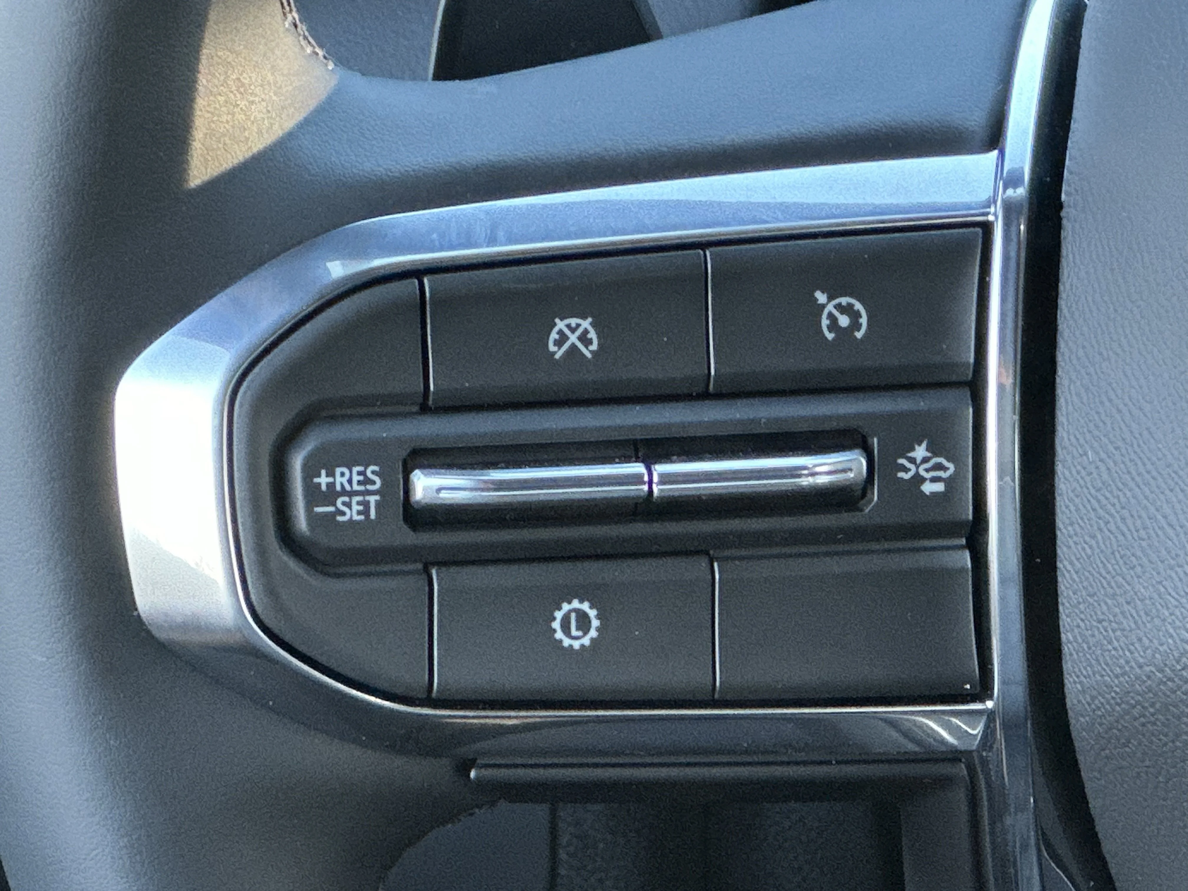 New 2026 Onyx Black GMC Elevation image 11
