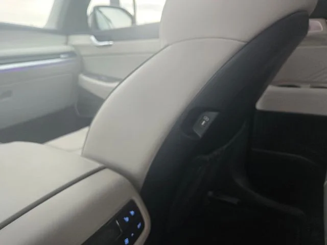 Certified Used 2025 White Hyundai Calligraphy image 24