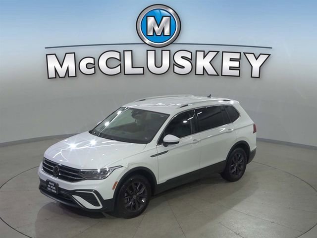 Used 2022 Pure White Volkswagen SE image 18