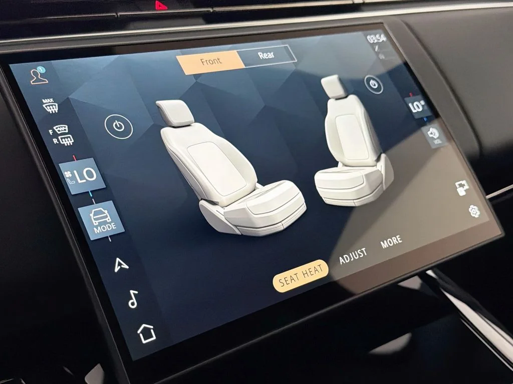 New 2026 Fuji White Land Rover Dynamic SE image 21