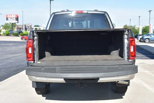 Used 2023 Gray Ford XLT image 18