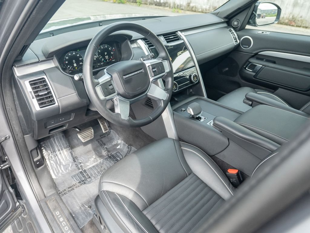 Used 2024 Gray Land Rover Dynamic SE image 12