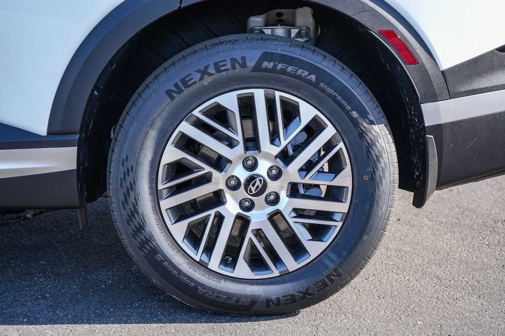 New 2026 White Hyundai SEL Premium image 11