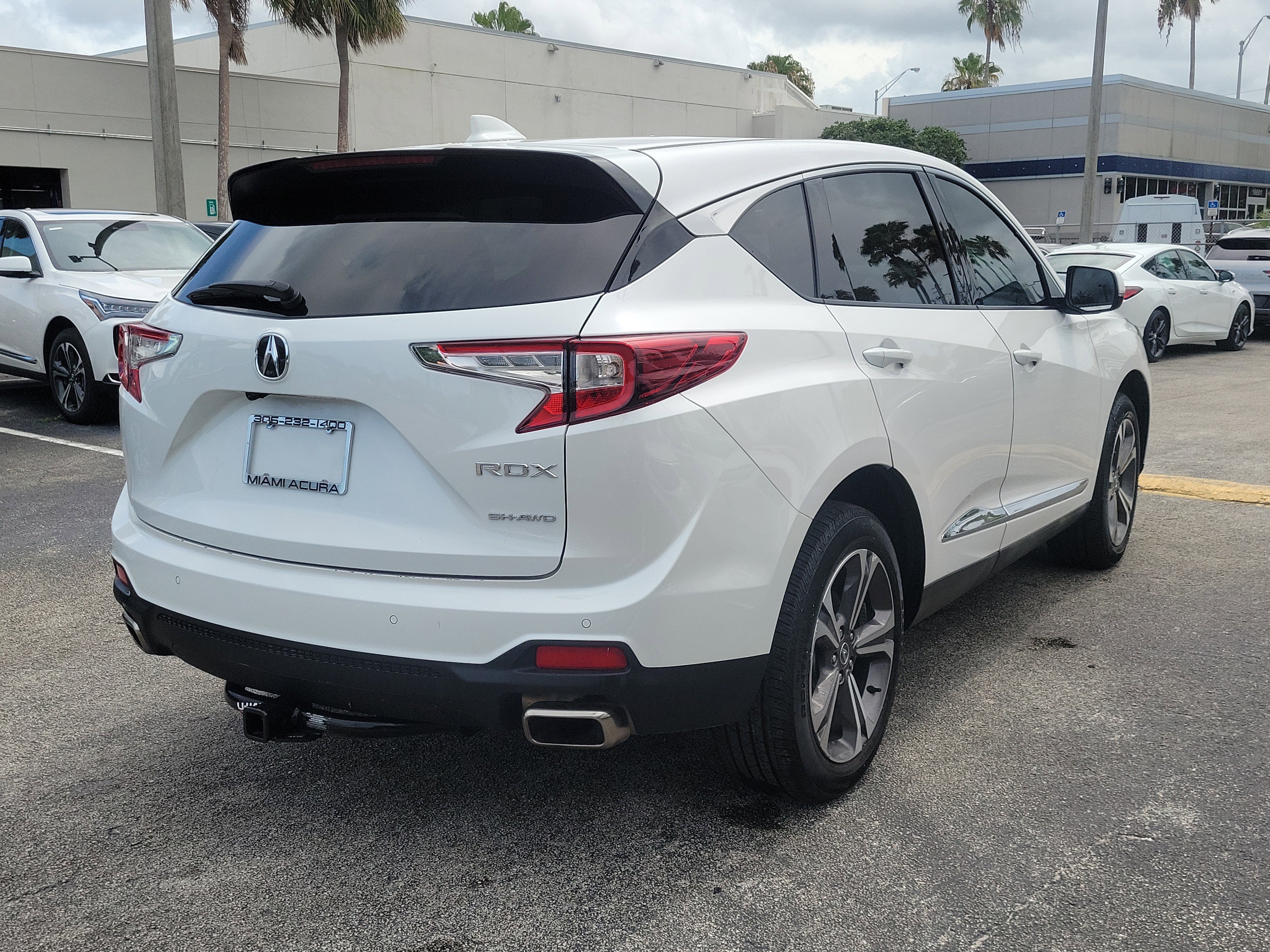 Used 2025 Platinum White Pearl Acura Technology Package SH-AWD image 4