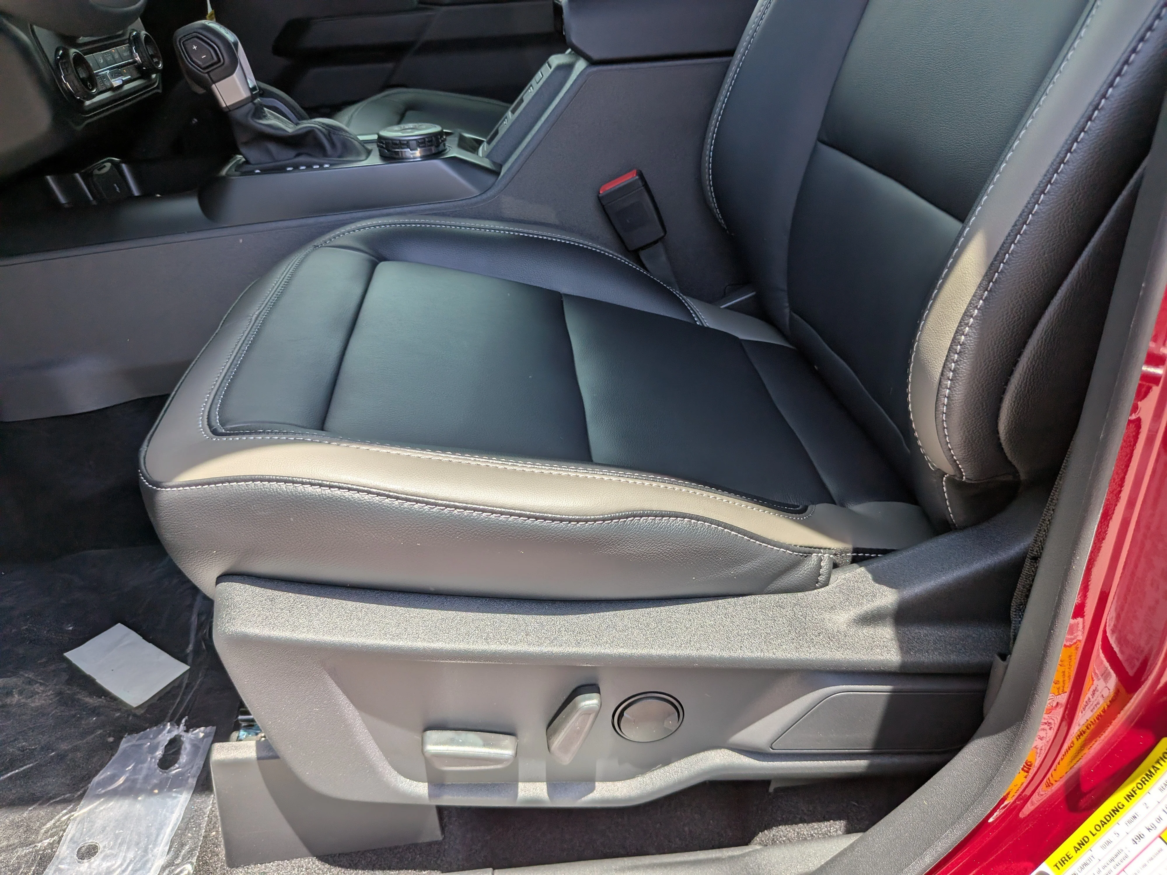 New 2026 Ruby Red Metallic Tinted Clearcoat Ford Outer Banks® image 17