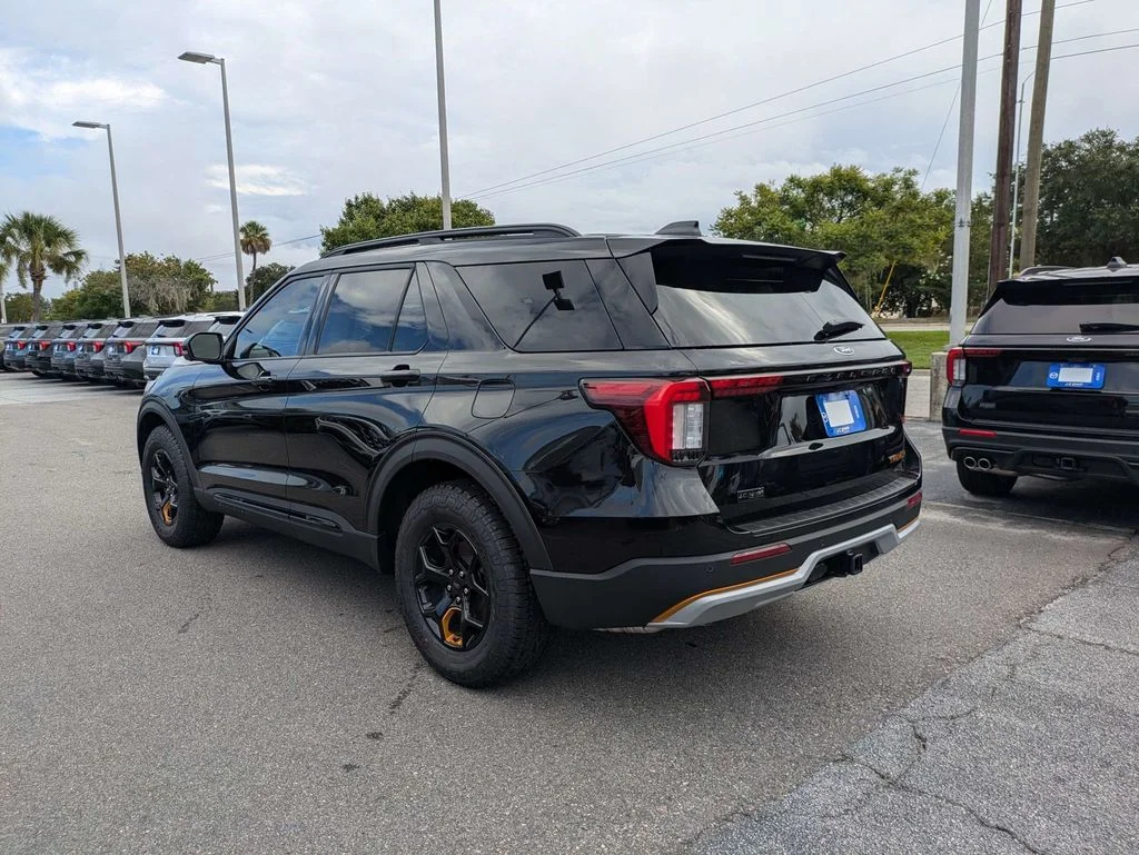 New 2026 Agate Black Metallic Ford Tremor image 6