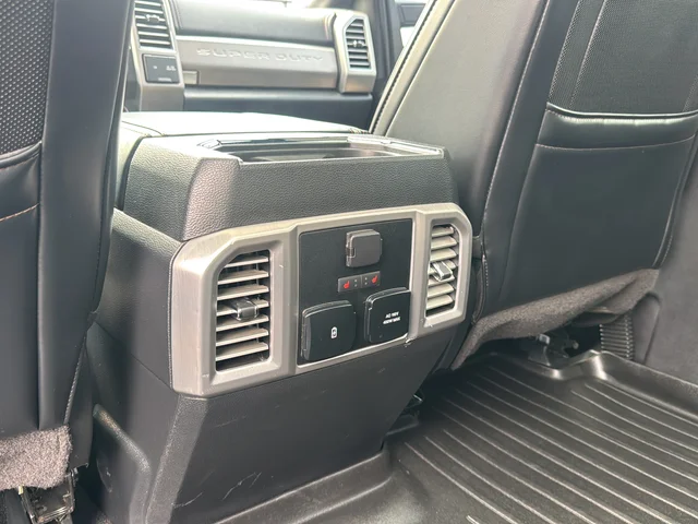 Used 2019  Ford Platinum image 29
