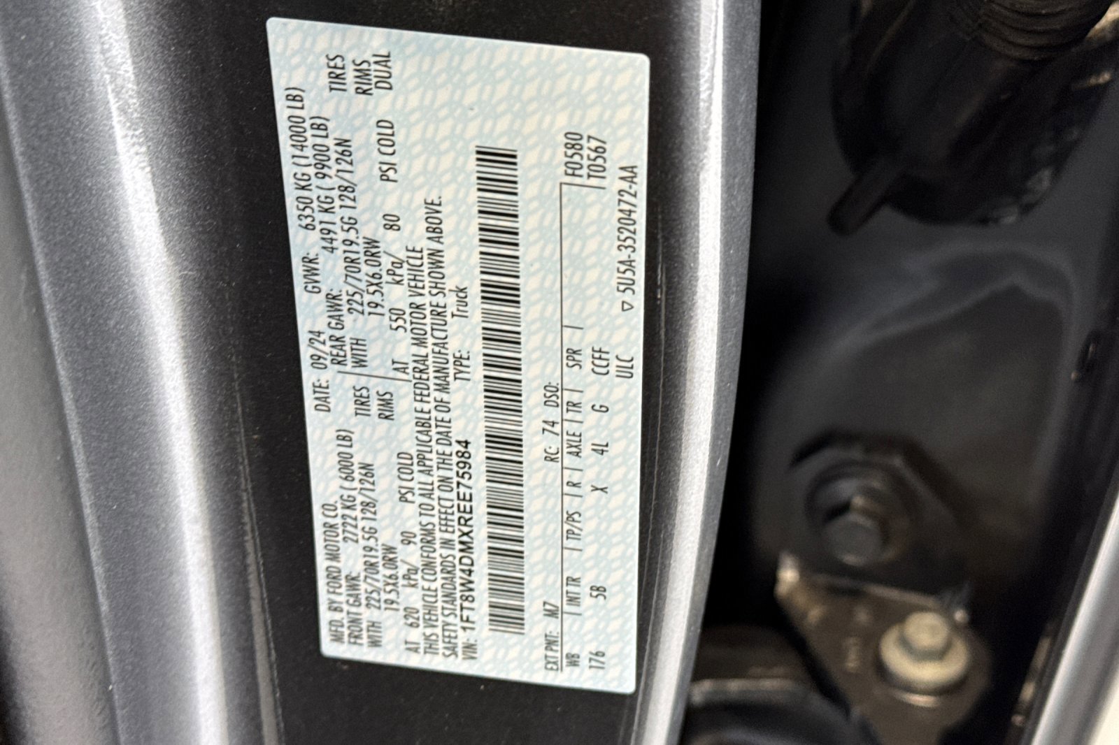 Used 2024 Gray Metallic Ford LARIAT image 29