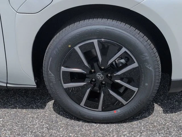 New 2026 Wind Chill Pearl Toyota XLE image 11