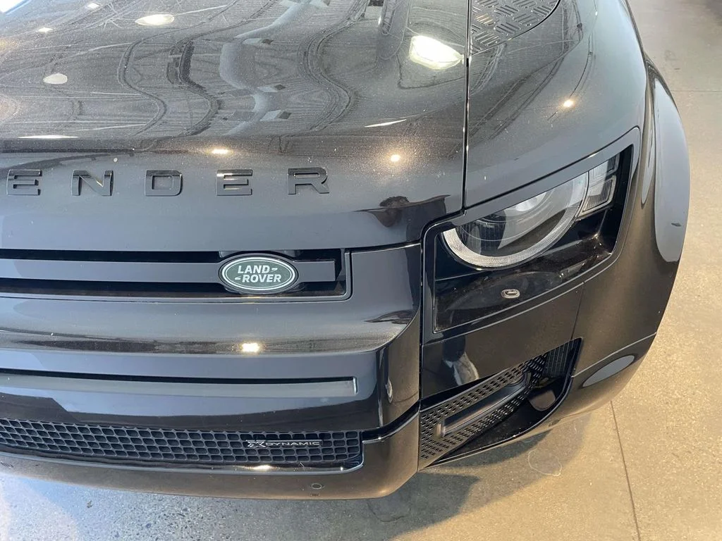 Used 2022 Santorini Black Metallic Land Rover X-Dynamic HSE image 7