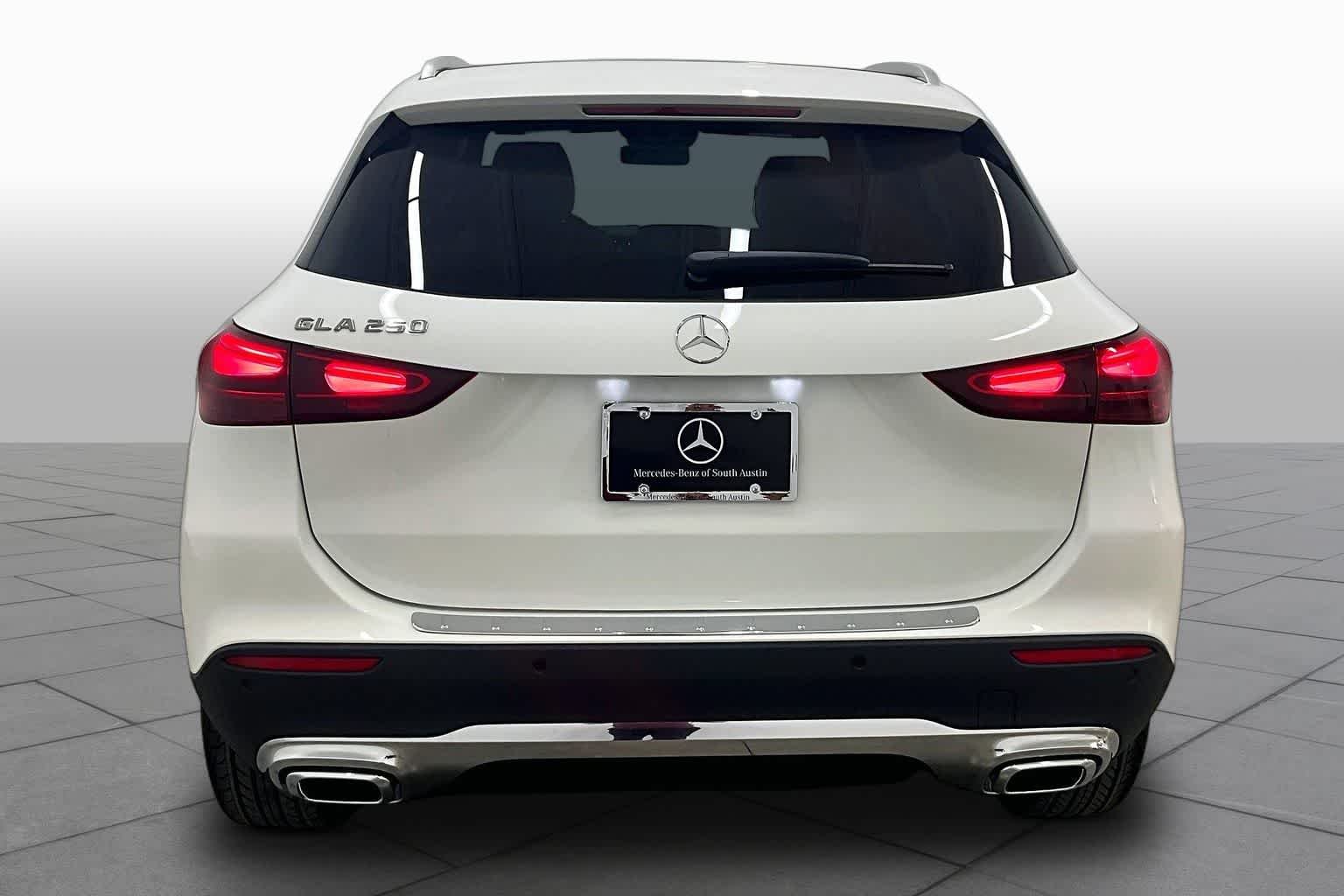 New 2026 Polar White Mercedes-Benz GLA 250 image 4