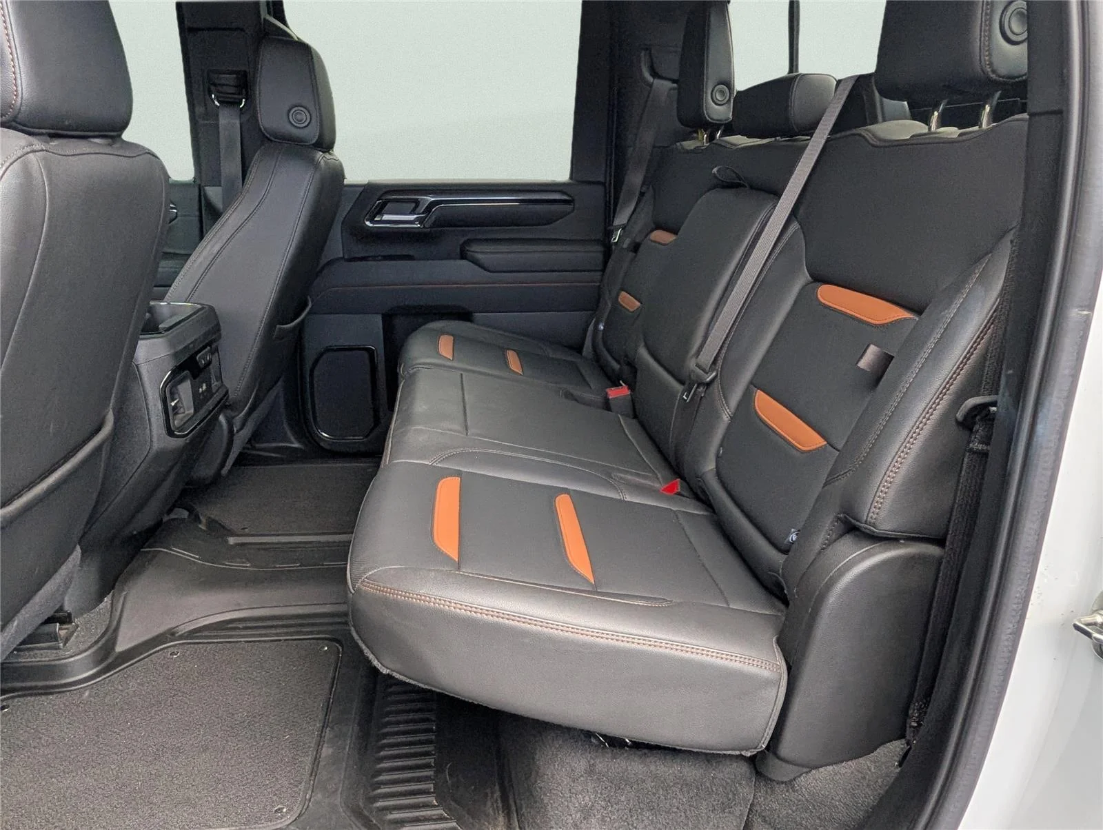 Used 2024 Summit White GMC AT4 image 33