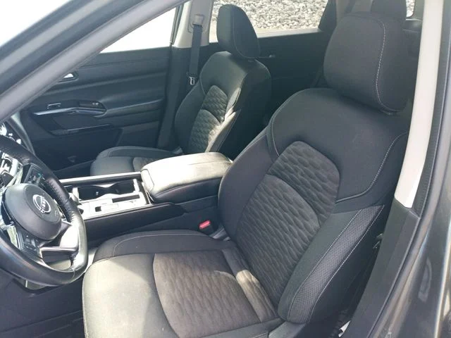 Used 2022 Gray Nissan SV image 15
