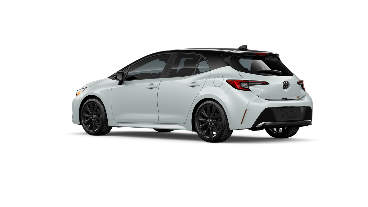 New 2026 Wind Chill Pearl with Midnight Black Metallic roof Toyota XSE image 6