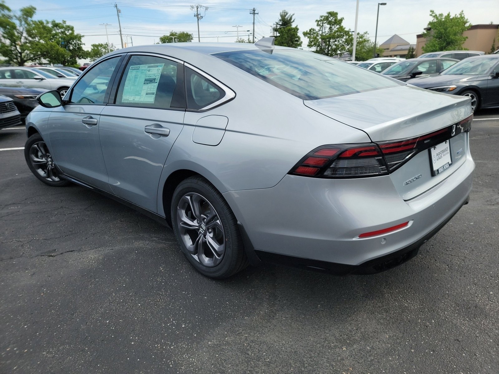 2025 Honda Accord Hybrid EX-L - Photo 16